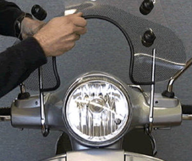 installing-vespa-wind-screen-feature-image