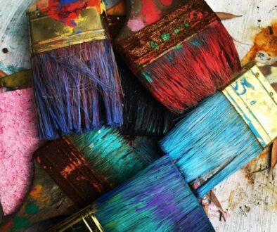 assorted-color-paintbrushes-_Yc7OtfFn-0