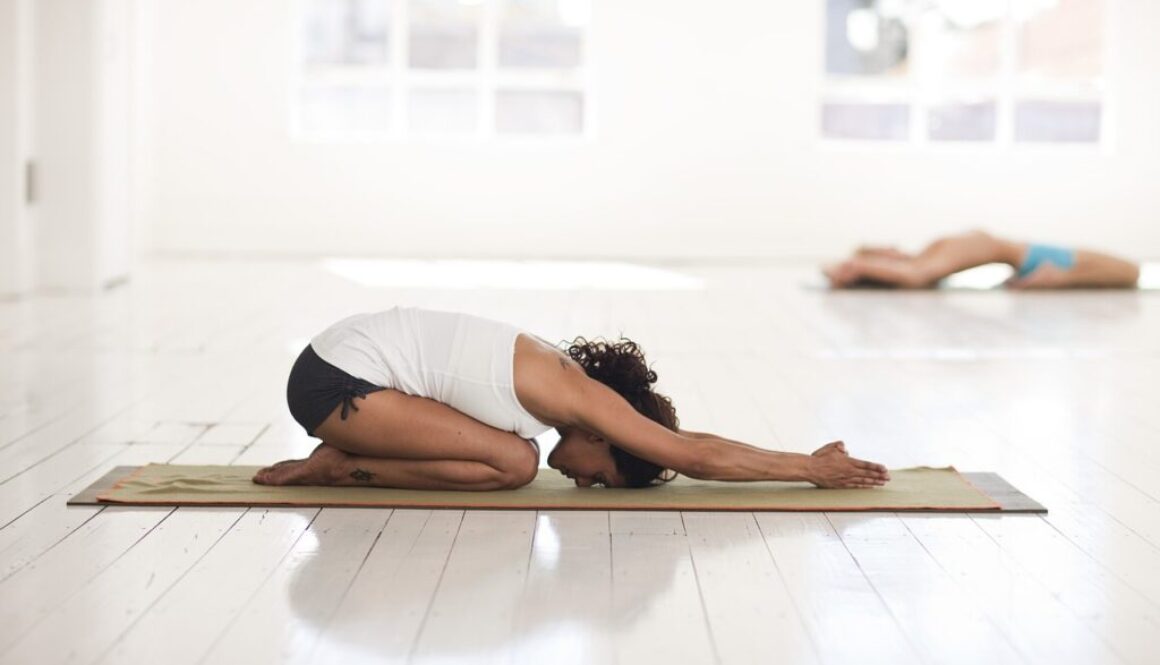 yoga-childs-pose-asana-2959214/